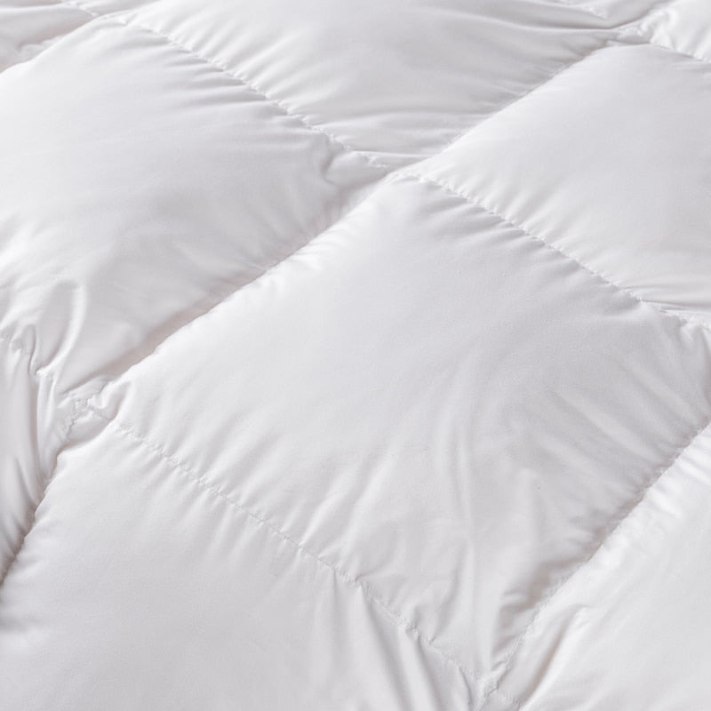 Ultra-Soft Siberian Goose Down Duvet – Premium Warmth